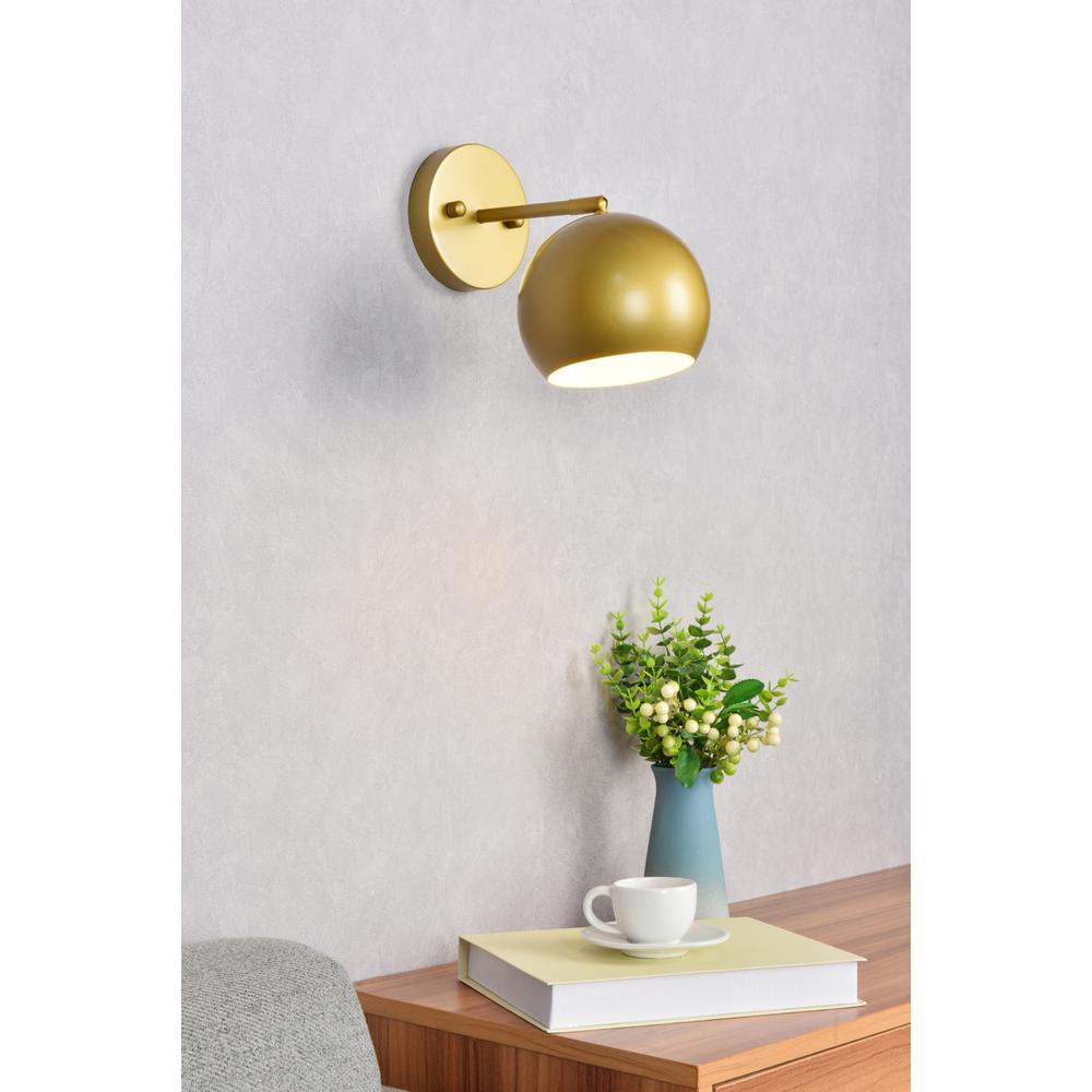 Othello 1 light brass wall sconce. Picture 9