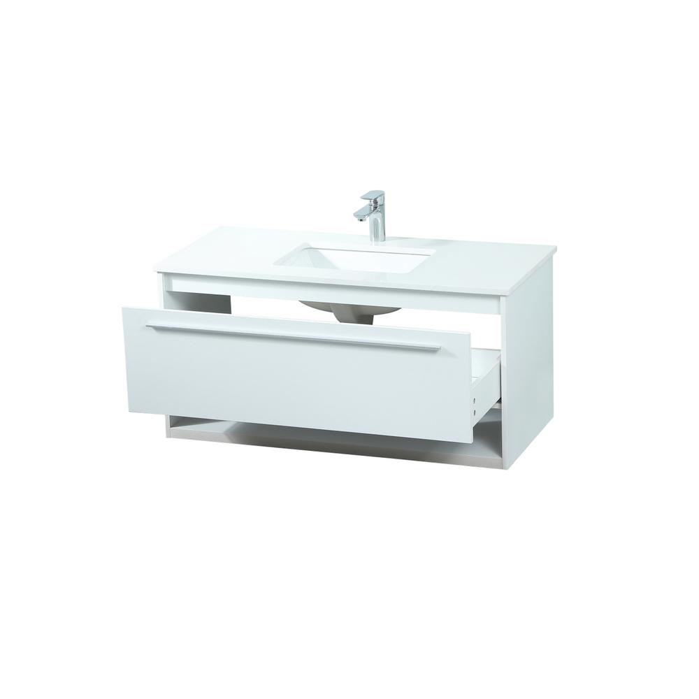 40 inch Single bathroom vanity in white. Picture 9