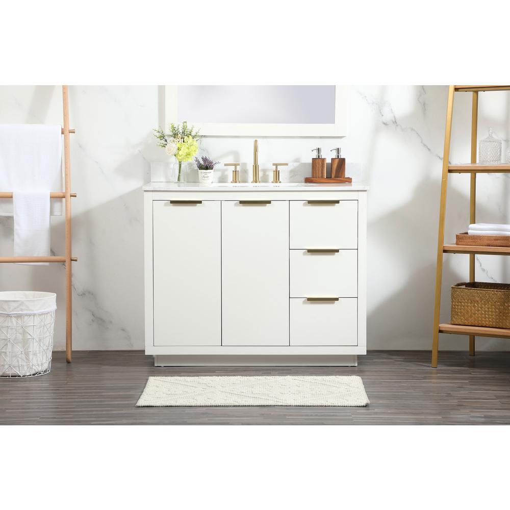 42 inch Single bathroom vanity in white with backsplash. Picture 14