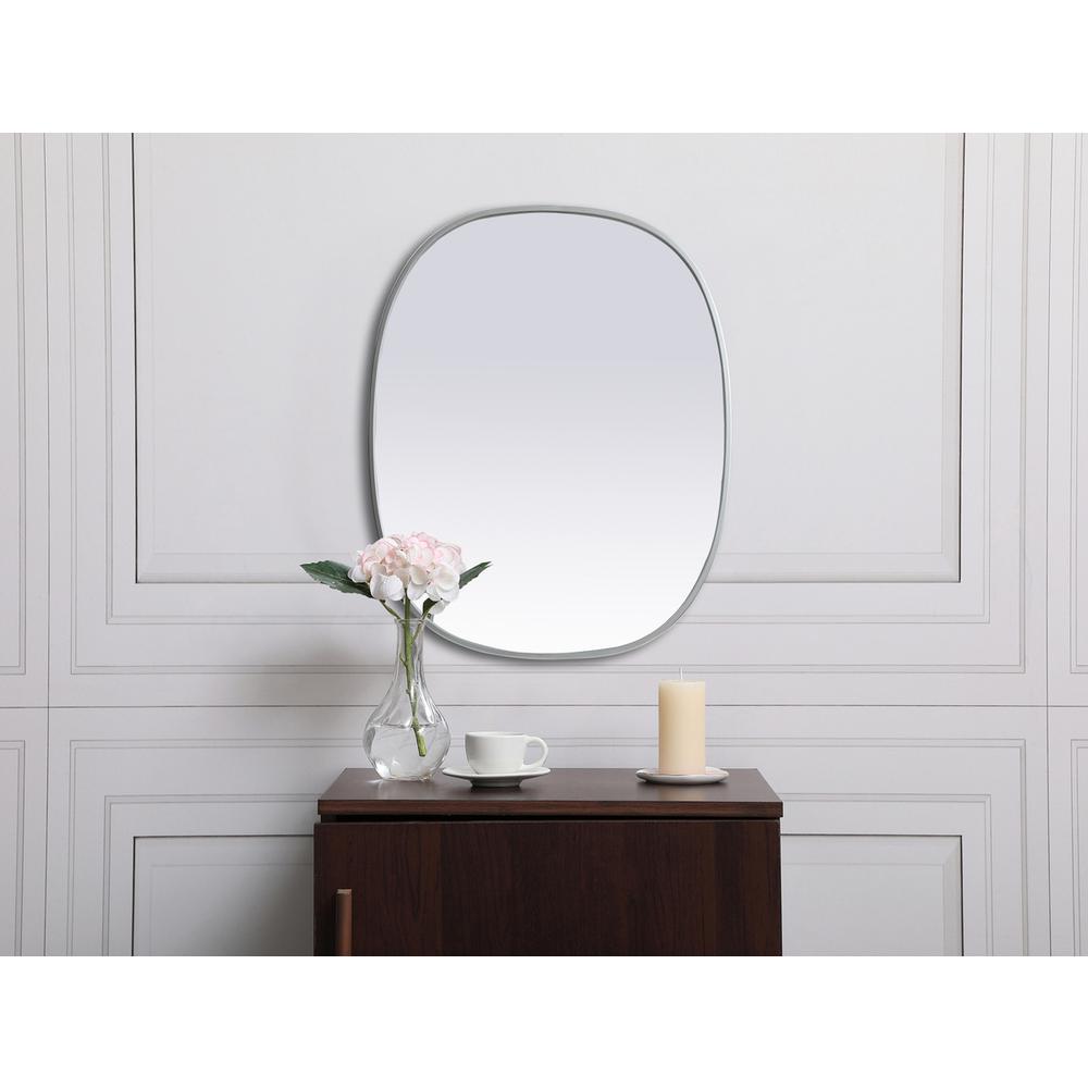 Metal Frame Oval Mirror 24x30 Inch in Silver. Picture 3