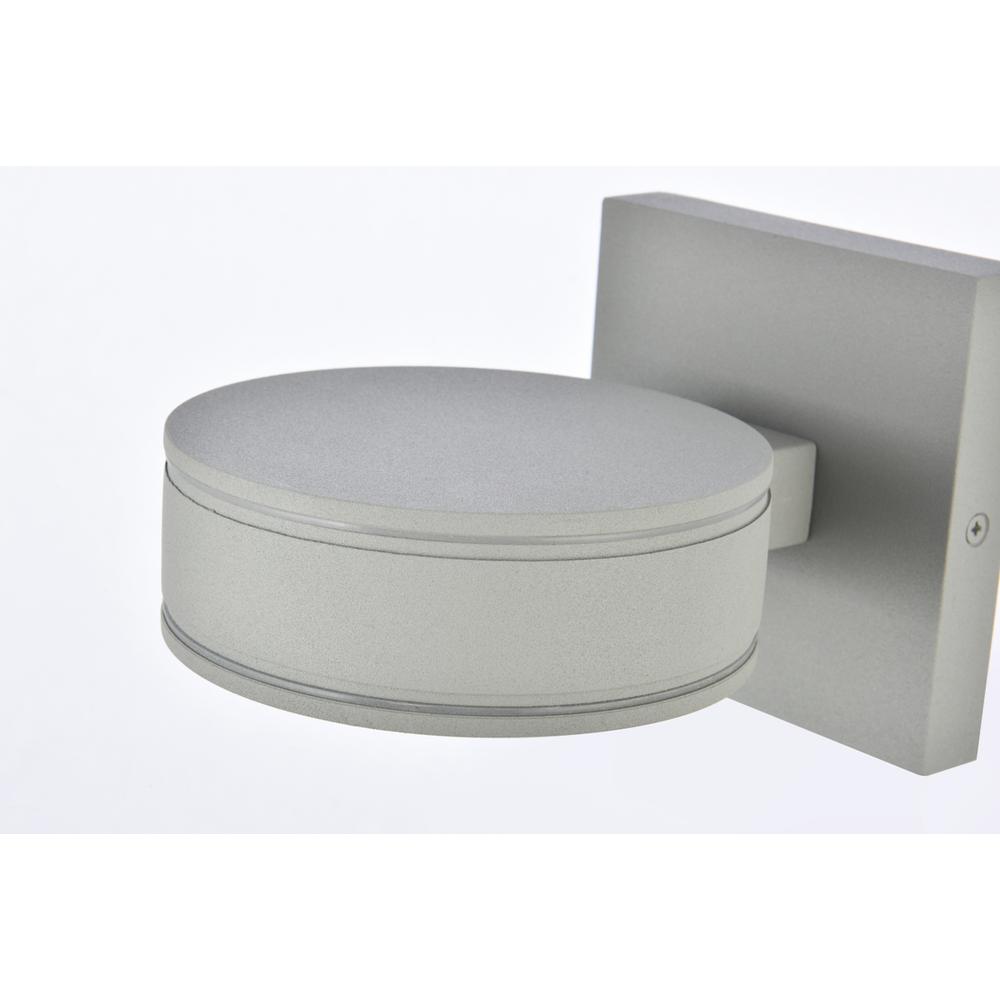 Raine Integrated LED wall sconce in silver. Picture 3