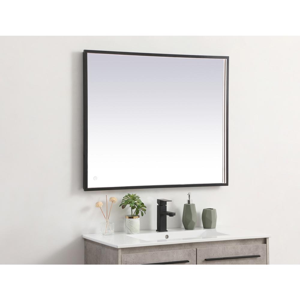Pier 30x36 inch LED mirror with adjustable color temperature. Picture 3