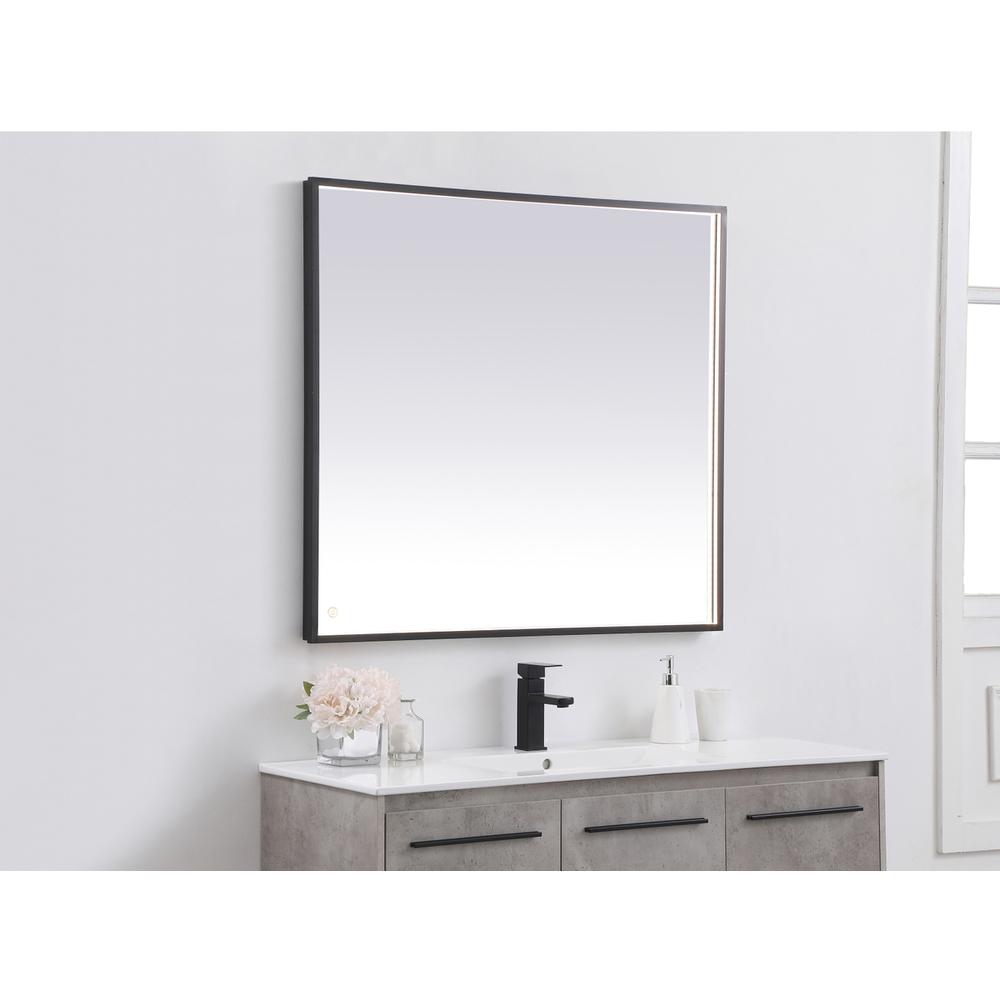 Pier 36x40 inch LED mirror with adjustable color temperature. Picture 3