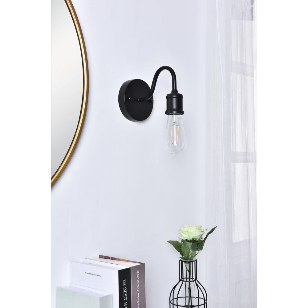 Serif 1 light black Wall Sconce. Picture 12