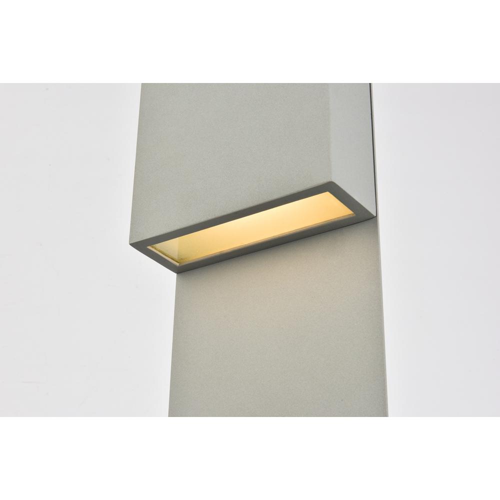 Raine Integrated LED wall sconce  in silver. Picture 2