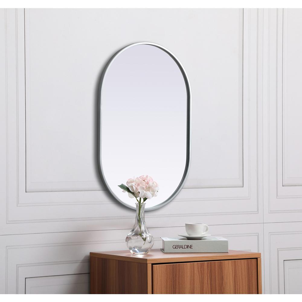 Metal Frame Oval Mirror 20x30 Inch in Silver. Picture 4