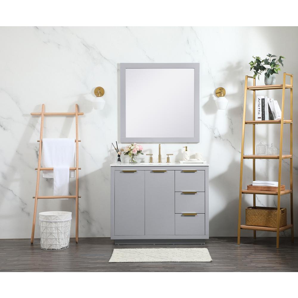 42 inch Single bathroom vanity in grey. Picture 4