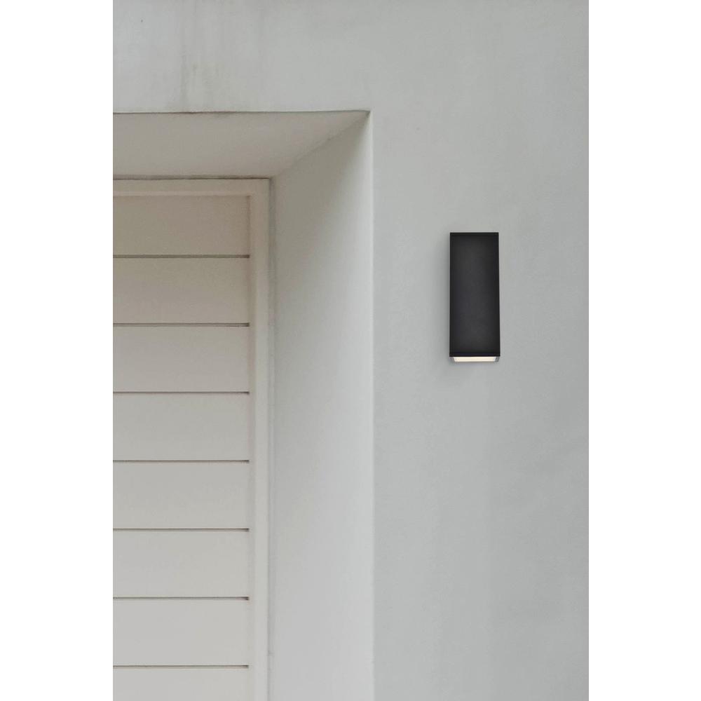 Raine Outdoor Wall in black. Picture 5