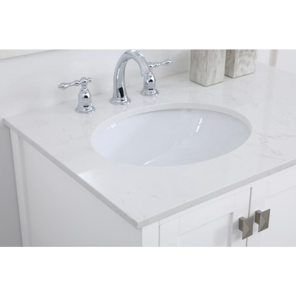 32 inch Single Bathroom Vanity in White. Picture 5