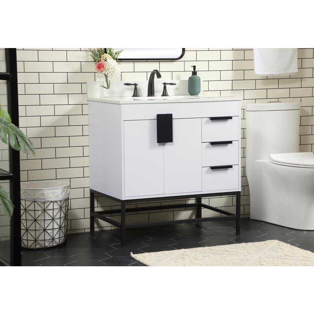 32 inch Single bathroom vanity in white with backsplash. Picture 2