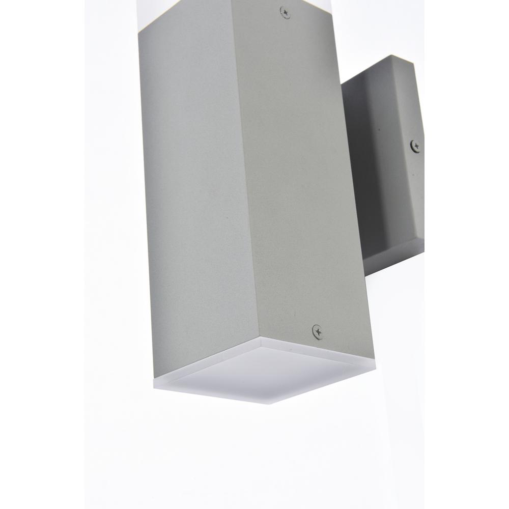 Raine Integrated LED wall sconce  in silver. Picture 4
