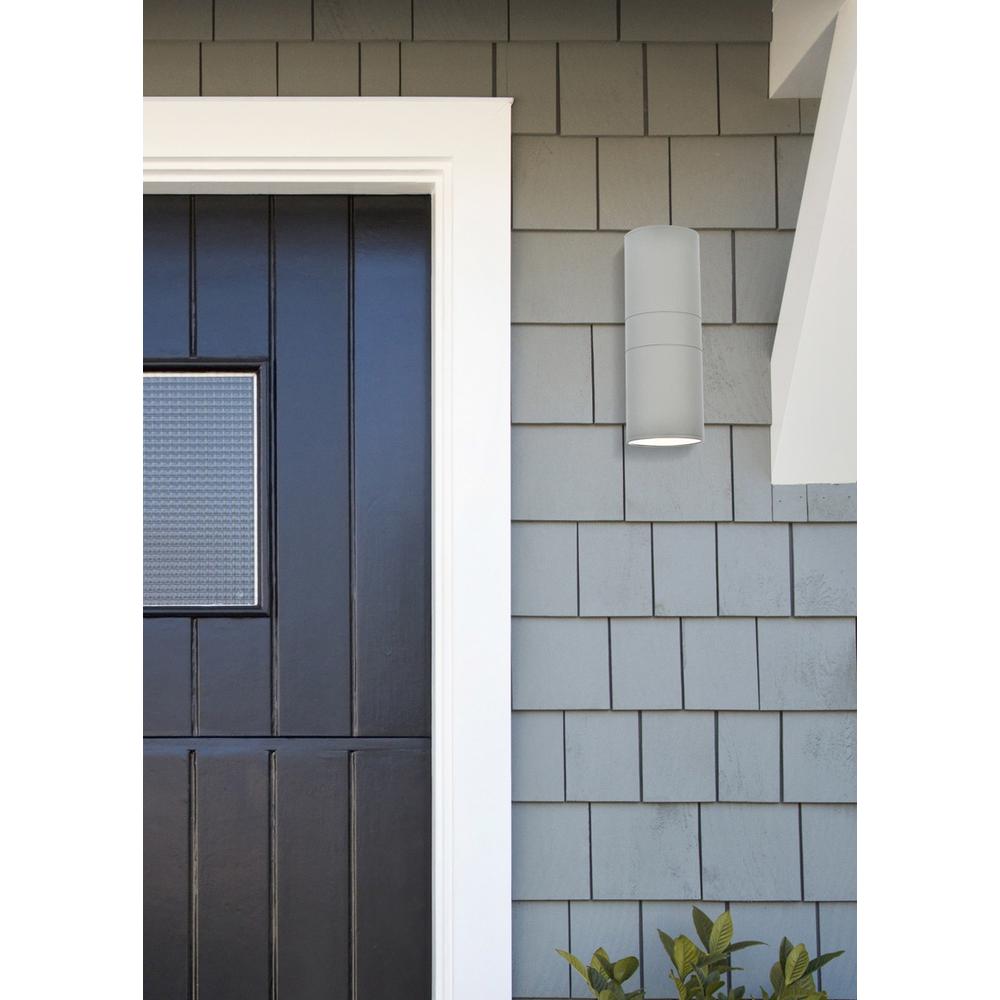 Raine Outdoor Wall in silver. Picture 5