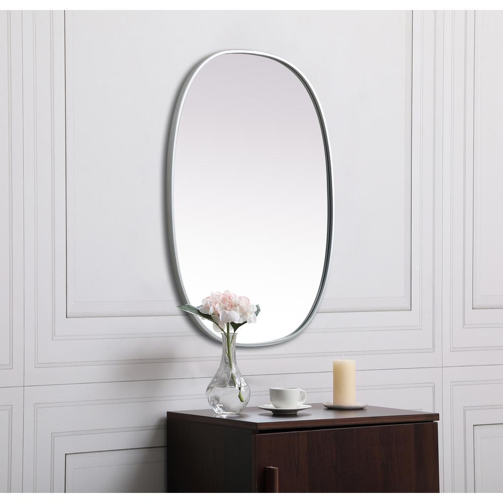 Metal Frame Oval Mirror 27x36 Inch in Silver. Picture 4