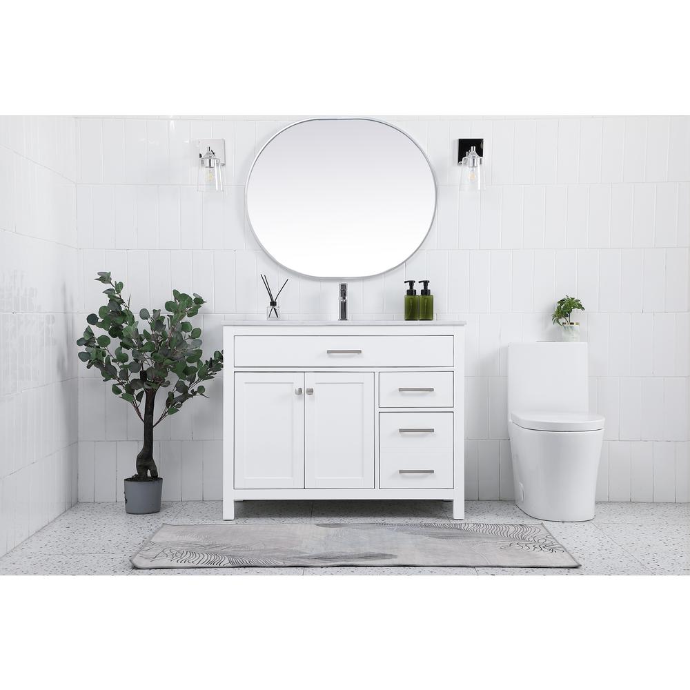 42 Inch Single Bathroom Vanity In White. Picture 4