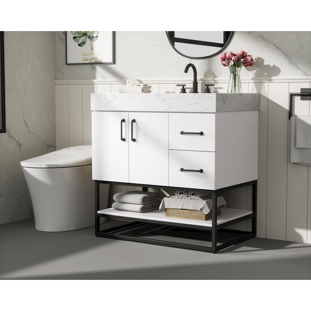 32 inch Single Bathroom Vanity in White. Picture 3