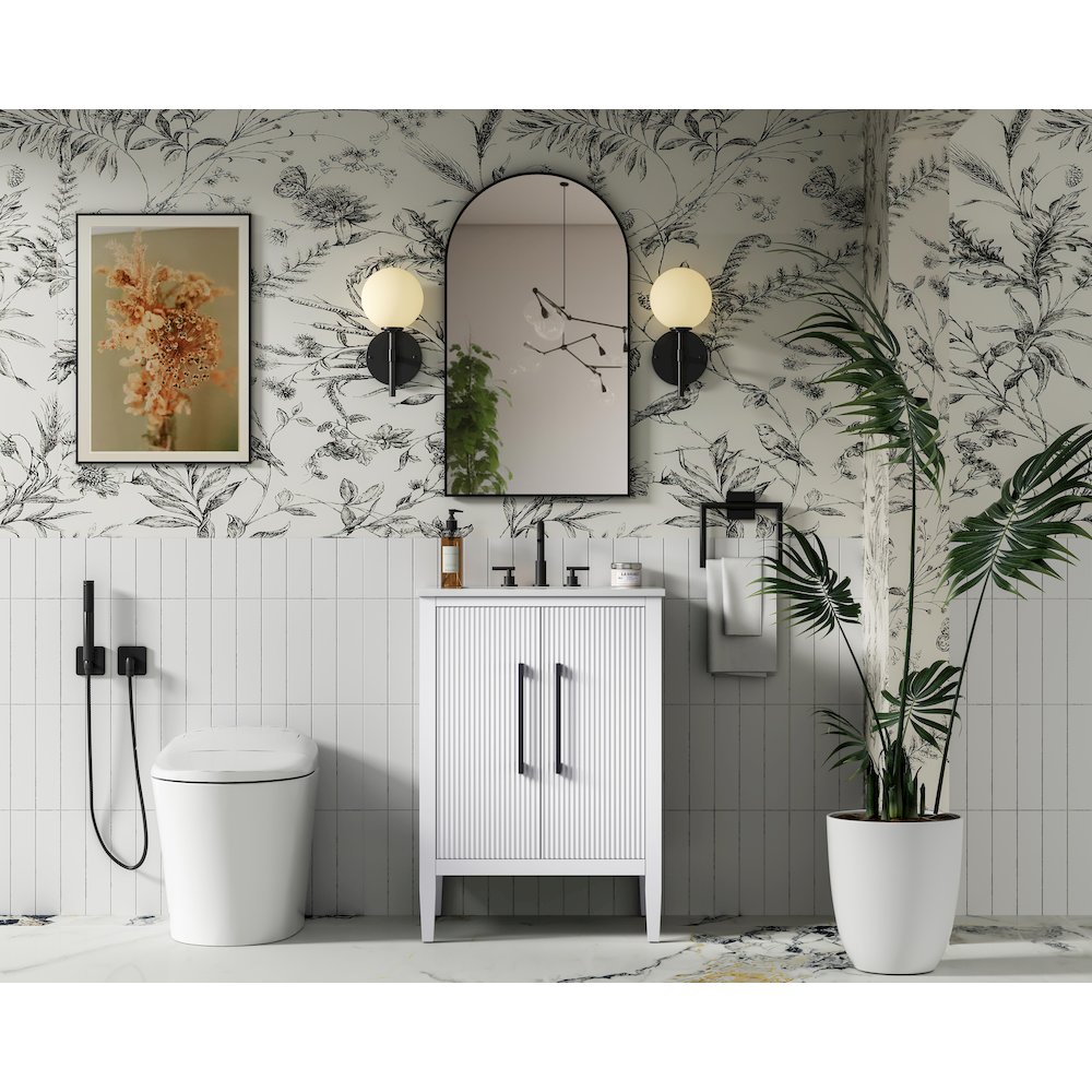 24 inch Single Bathroom Vanity in White. Picture 4
