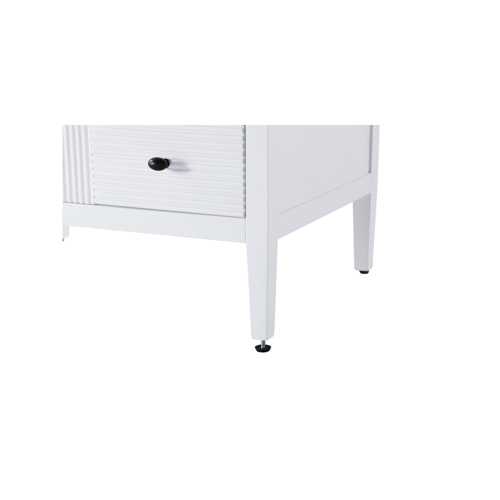 32 inch Single Bathroom Vanity in White. Picture 11