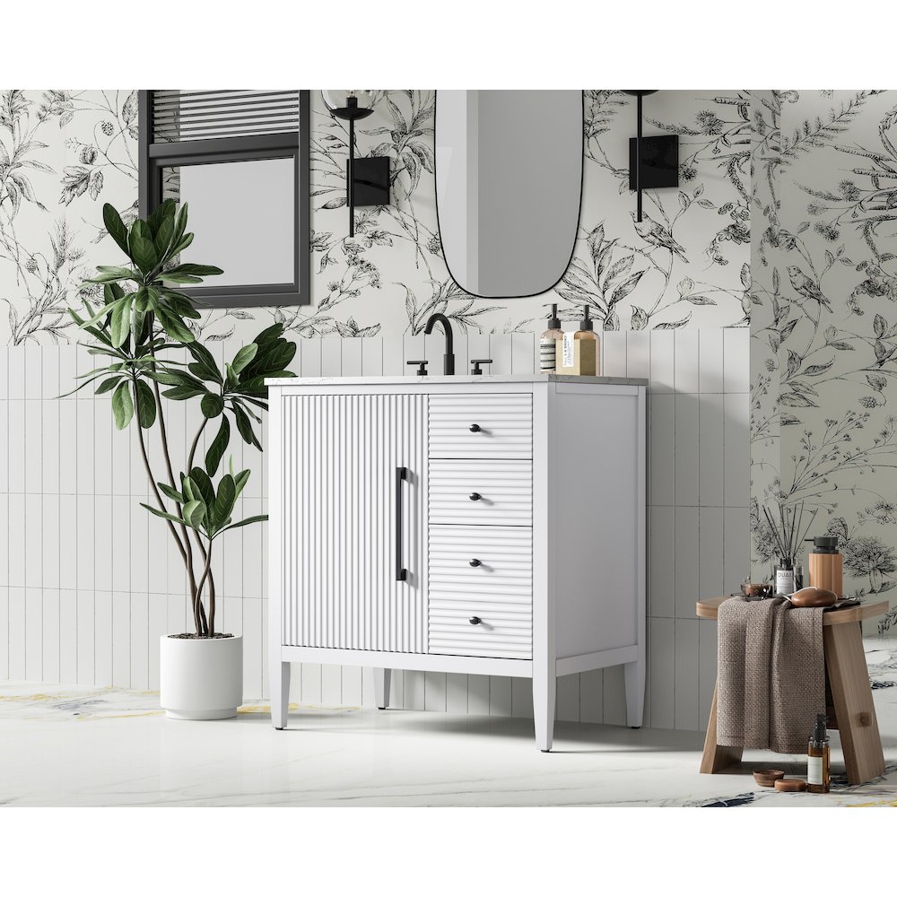 32 inch Single Bathroom Vanity in White. Picture 3