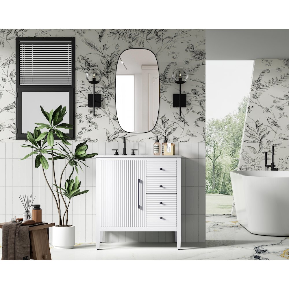 32 inch Single Bathroom Vanity in White. Picture 4