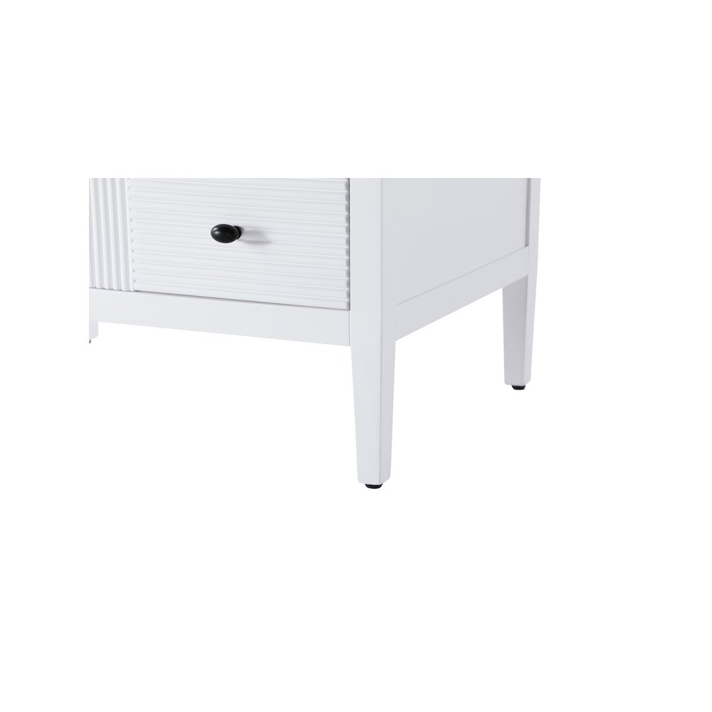 32 inch Single Bathroom Vanity in White. Picture 10