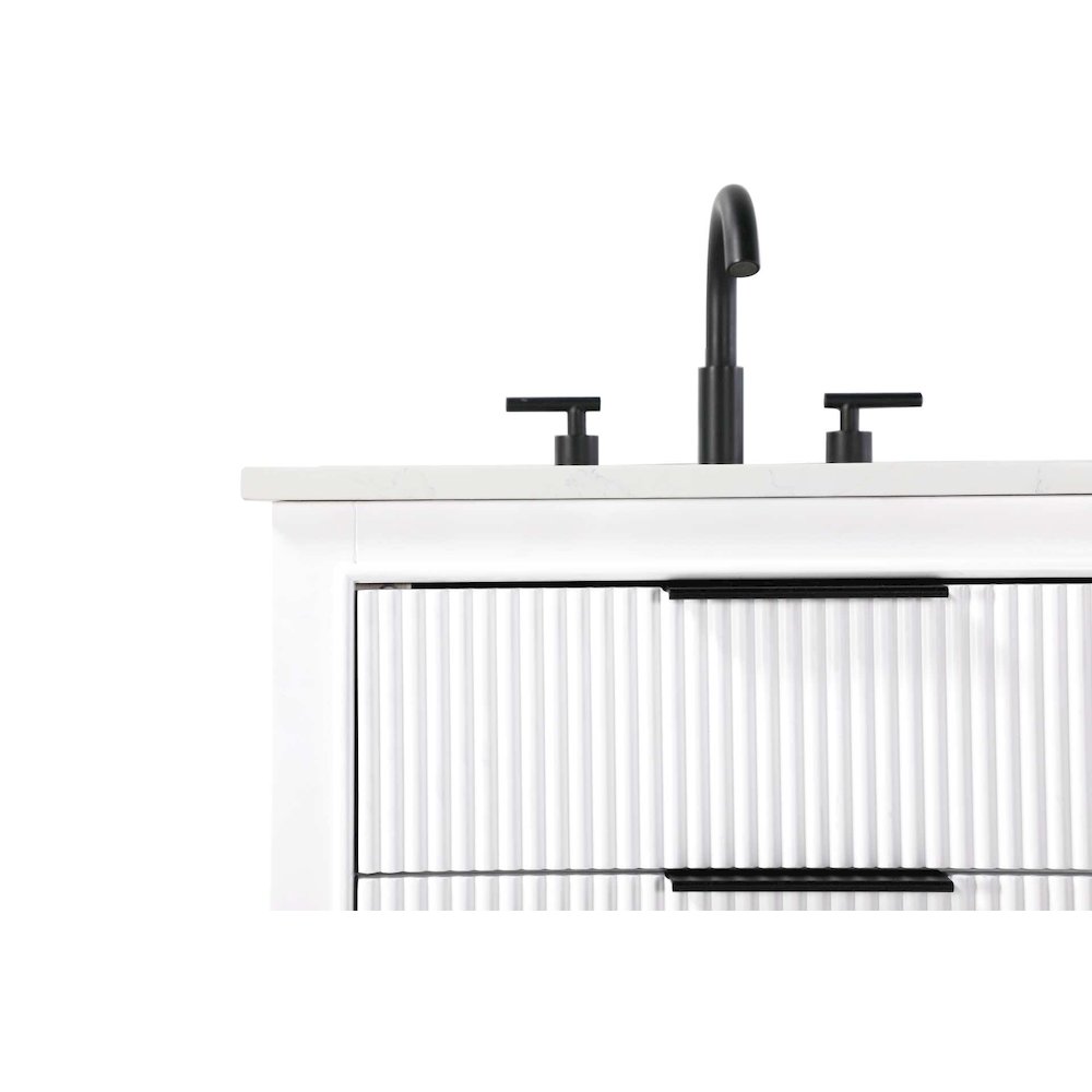 24 inch Single Bathroom Vanity in White. Picture 6