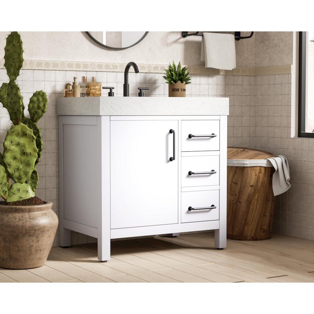 32 inch Single Bathroom Vanity In White. Picture 3