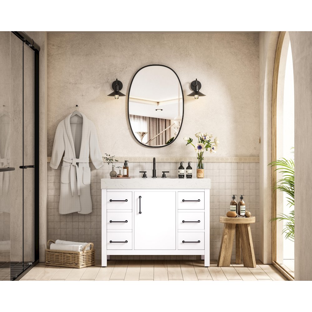 42 inch Single Bathroom Vanity In White. Picture 4
