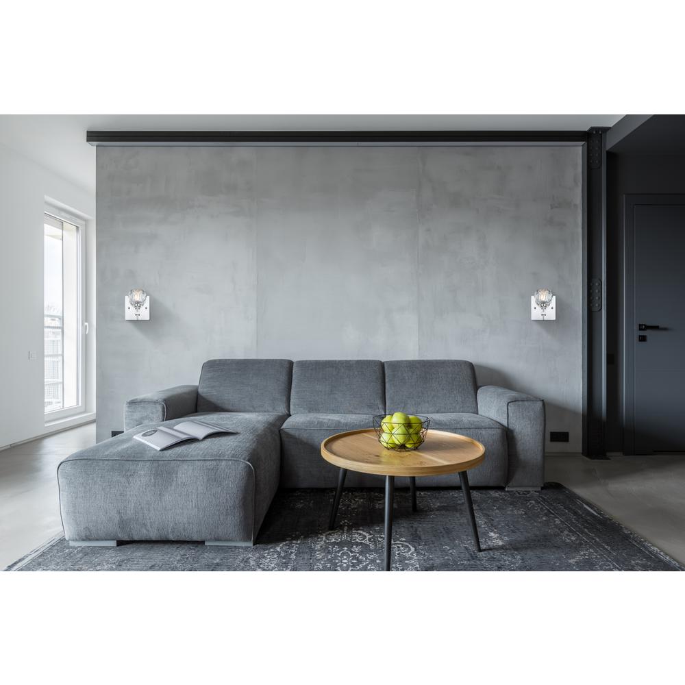 Graham 1 Light Wall Sconce in Chrome. Picture 6