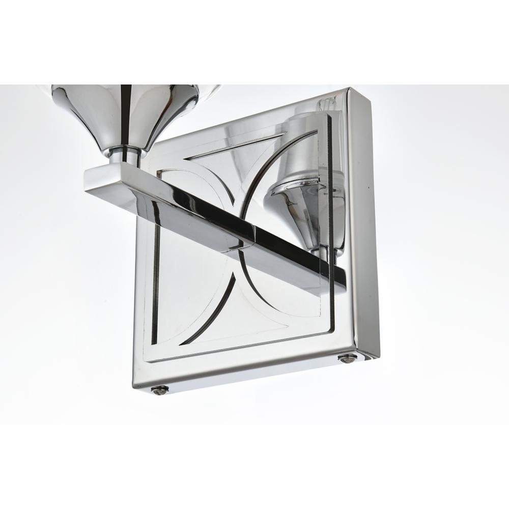 Harris 1 light Chrome and Clear Bath Sconce. Picture 4