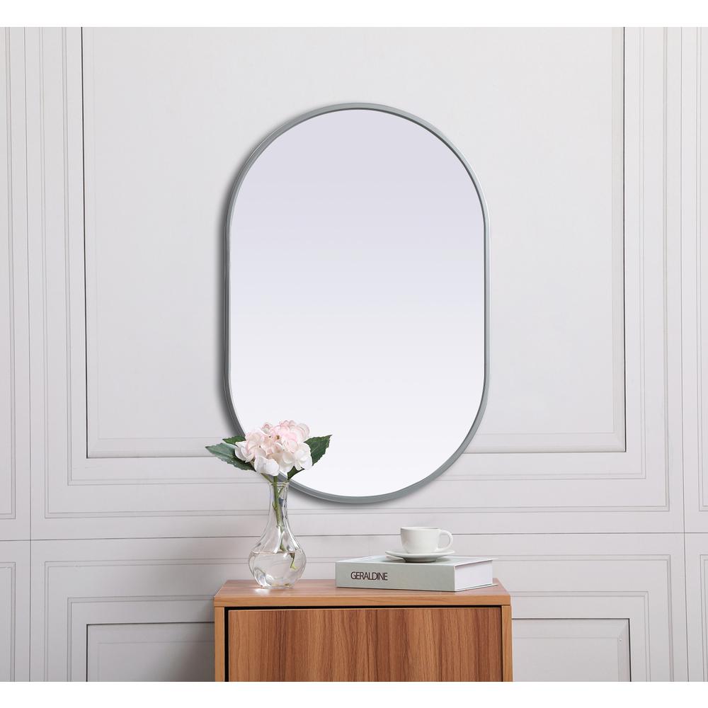 Metal Frame Oval Mirror 20x30 Inch in Silver. Picture 3