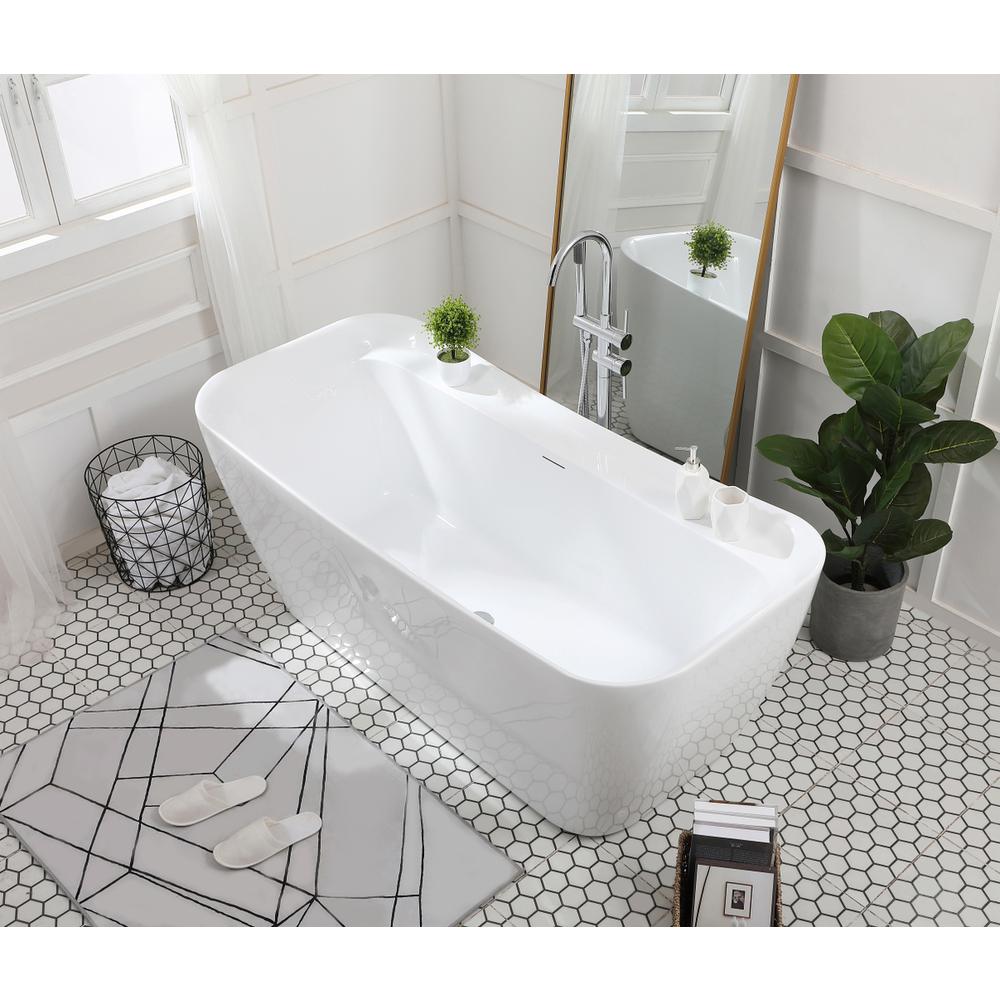 67 inch soaking bathtub in glossy white. Picture 4