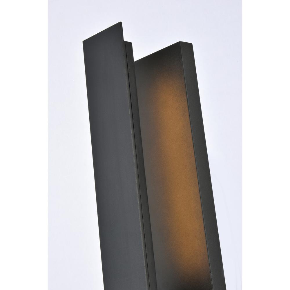 Raine Integrated LED wall sconce in black. Picture 2