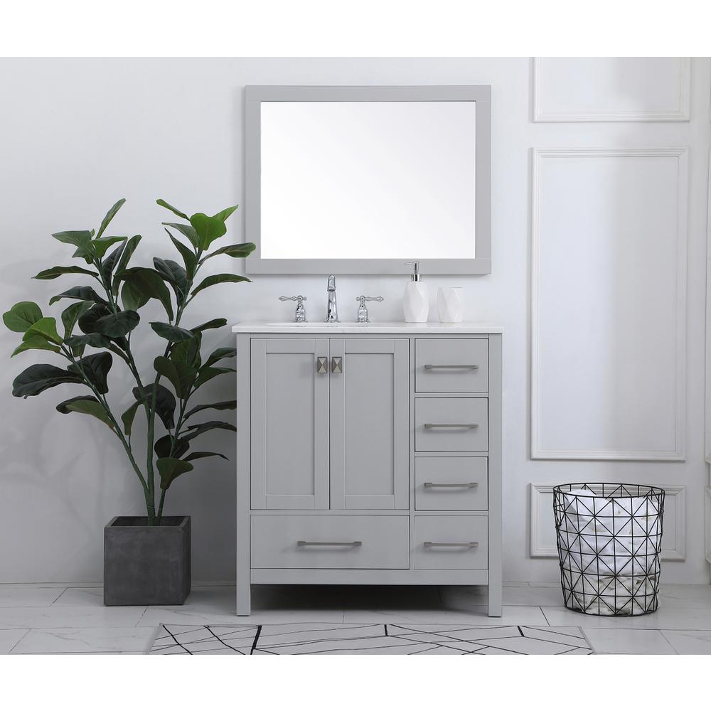 32 inch Single Bathroom Vanity in Gray. Picture 4