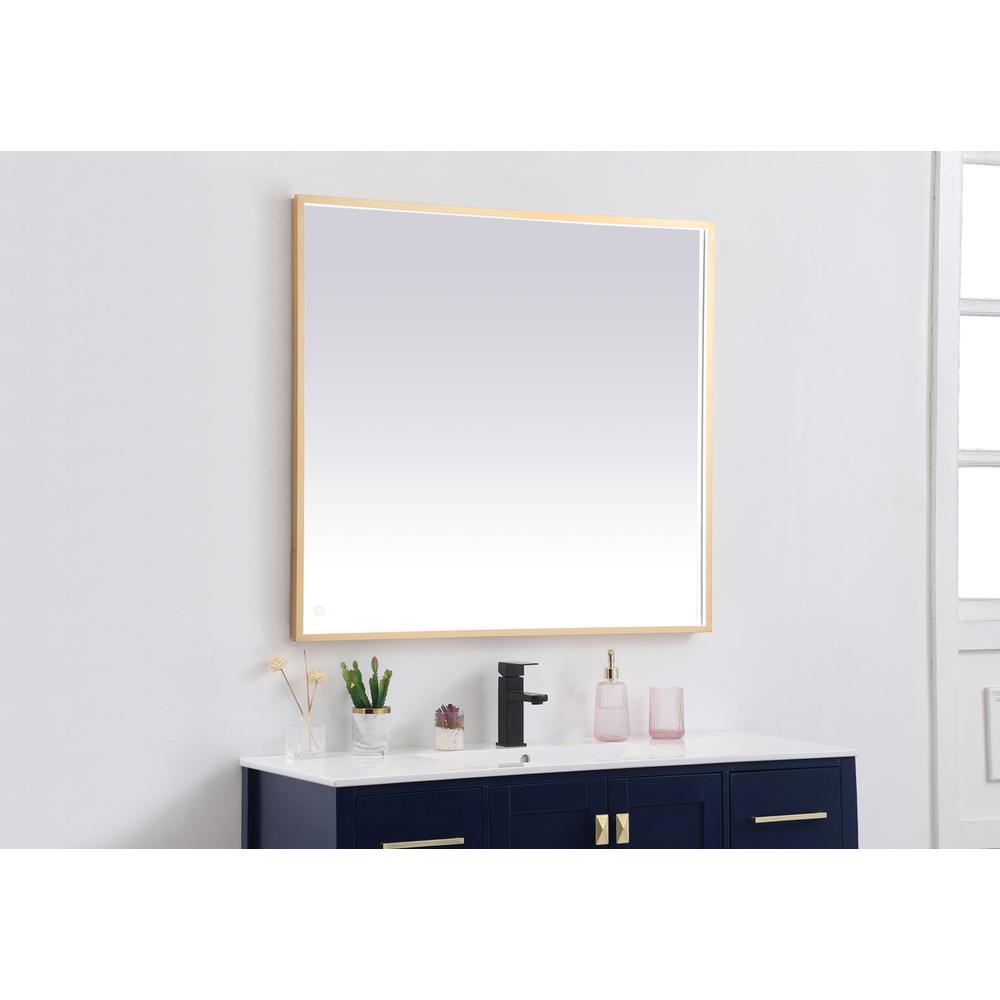 Pier 36x40 inch LED mirror with adjustable color temperature. Picture 4