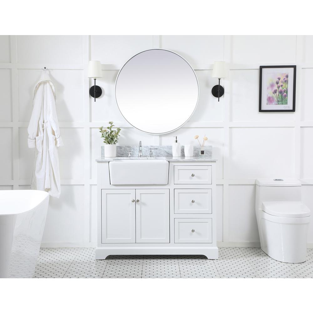42 inch Single bathroom vanity in white with backsplash. Picture 4
