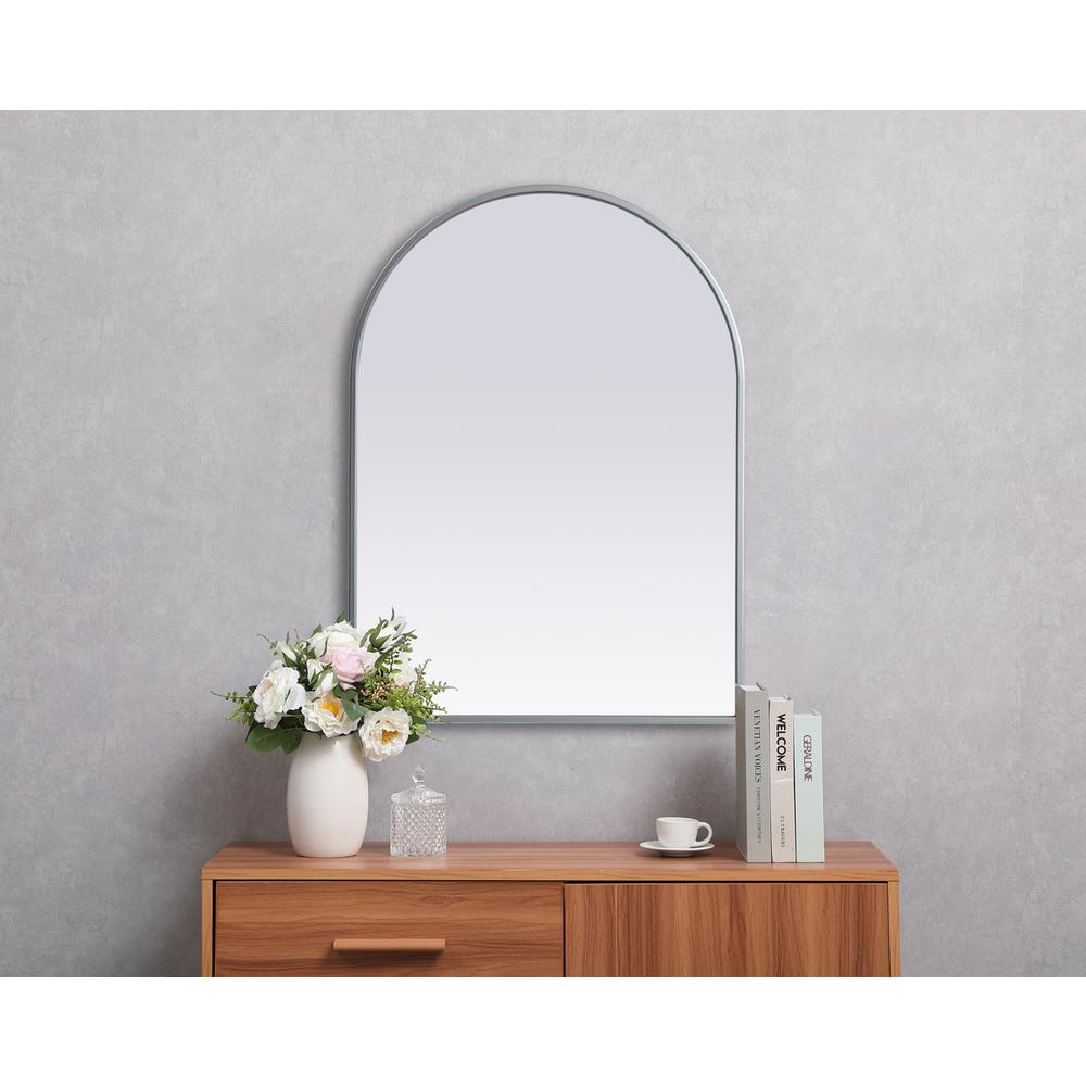 Metal Frame Arch Mirror 22x30 Inch in Silver. Picture 3