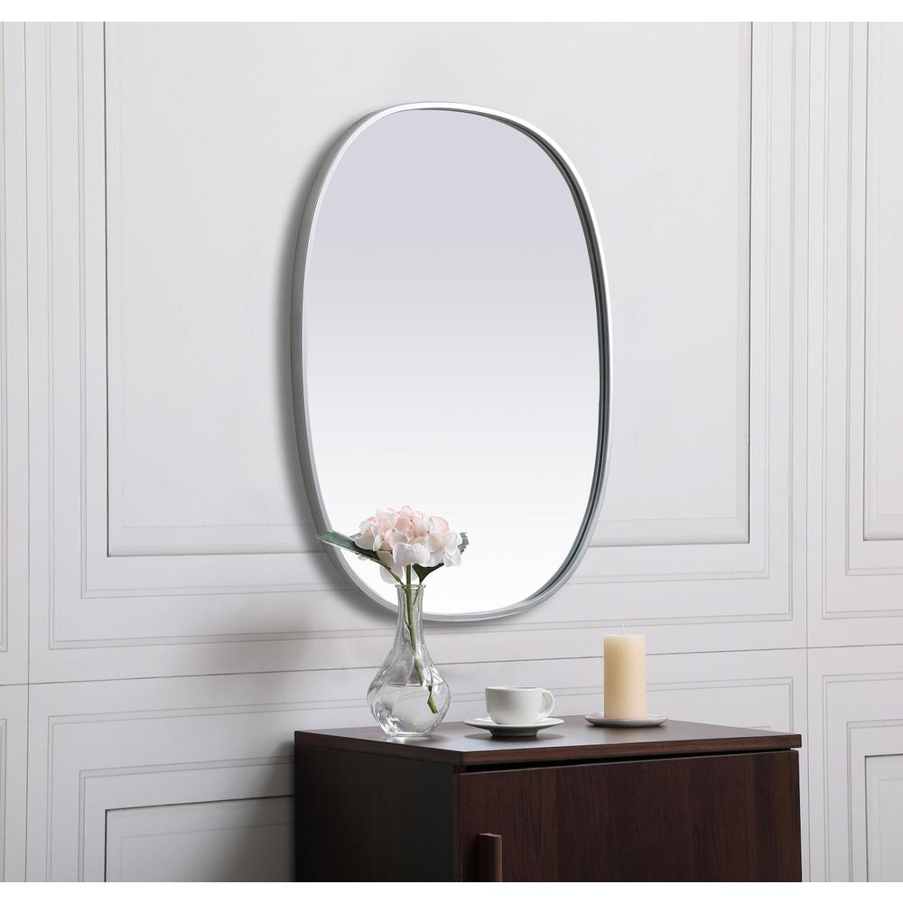 Metal Frame Oval Mirror 24x30 Inch in Silver. Picture 4