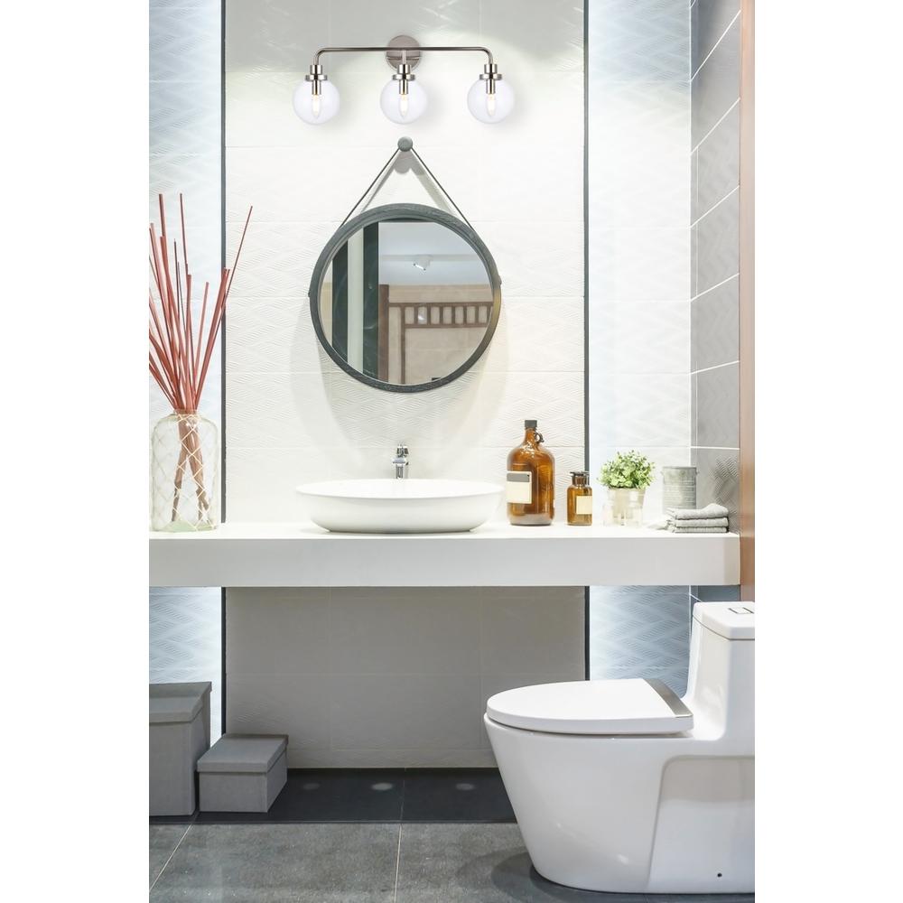 Hanson 3 lights bath sconce in polished nickel with clear shade. Picture 7