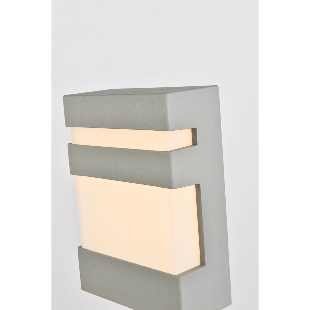 Raine Integrated Led Wall Sconce In Silver. Picture 3