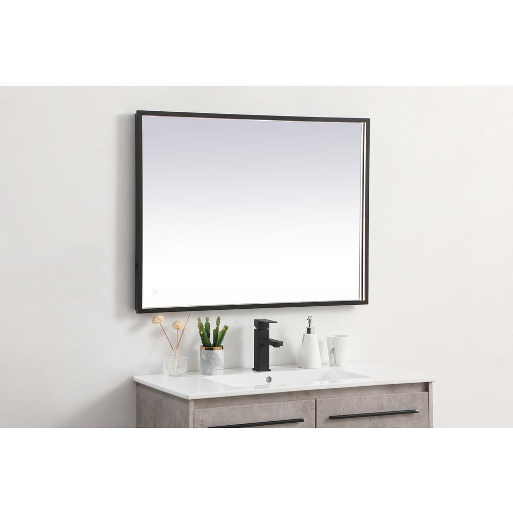 Pier 27x36 inch LED mirror with adjustable color temperature. Picture 3