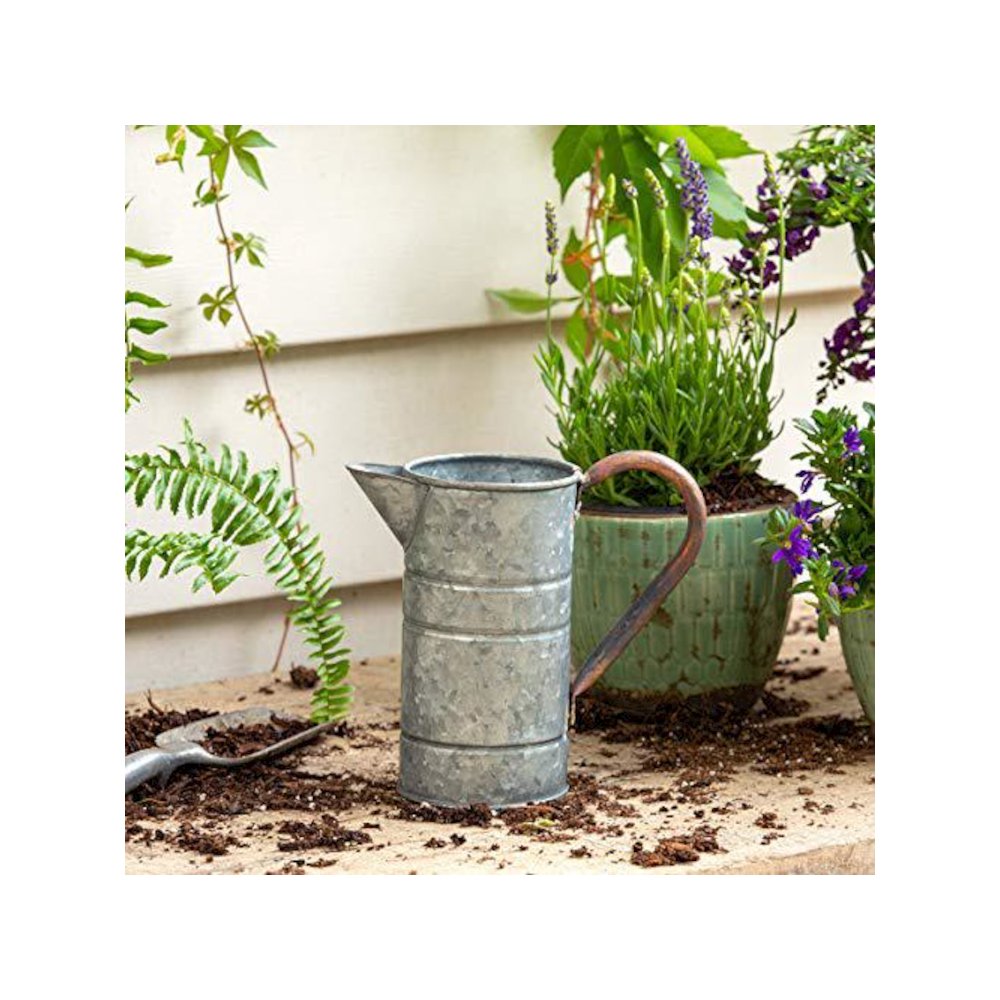 Small Tin Watering Can. Picture 1