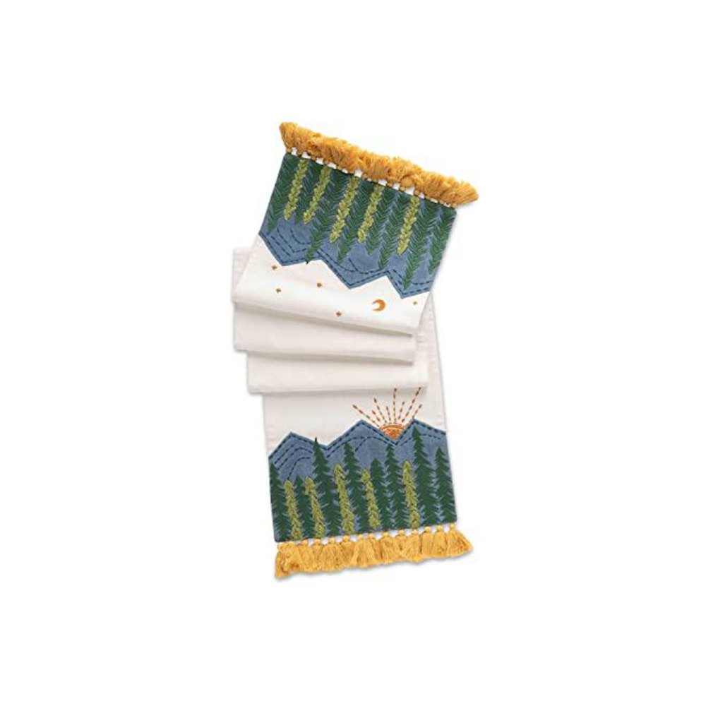 Mountain Sunrise Appliques Cotton Table Runner. Picture 1
