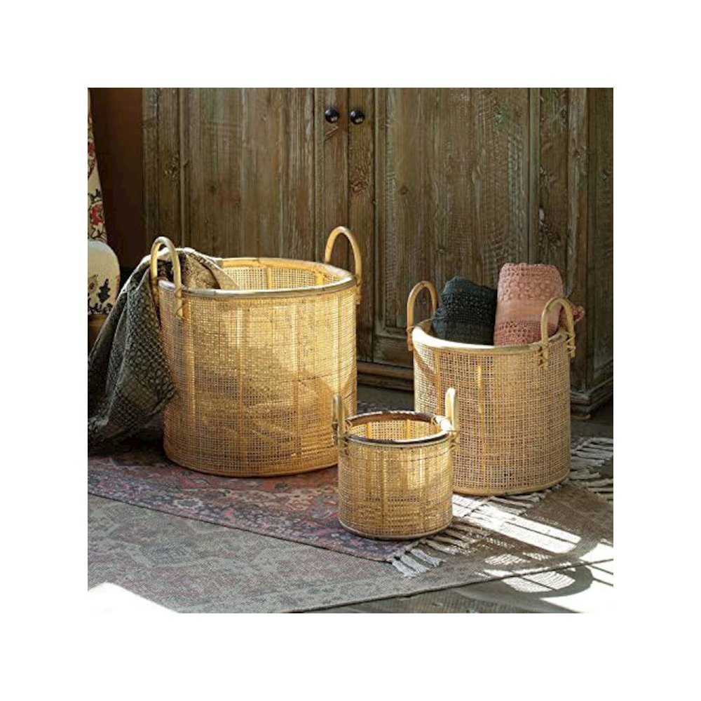 Woven Rattan Basket with Handles. Picture 1