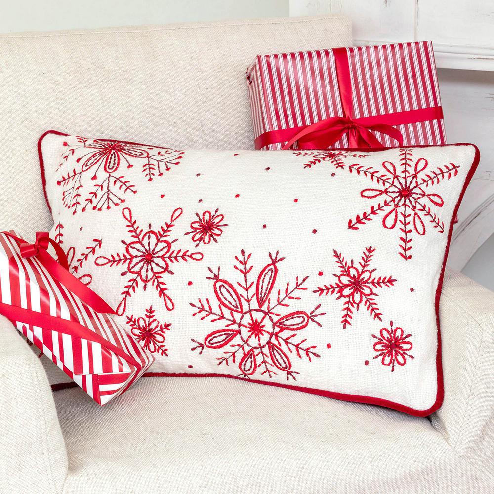 Snowflake Embroidered Cotton Pillow. Picture 3