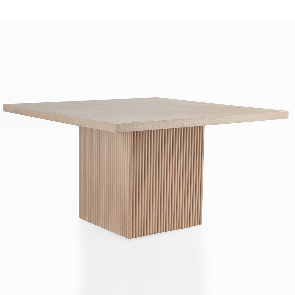 Dining Table made of Oak Veneer/ Beech/ Mdf in Brown color. Picture 1