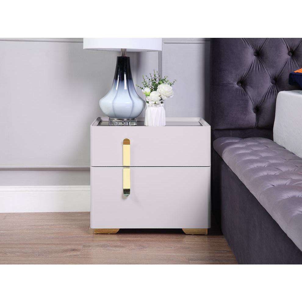 Night Stand. Picture 1