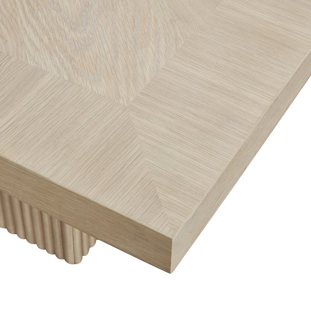 Dining Table made of Oak Veneer/ Beech/ Mdf in Brown color. Picture 3