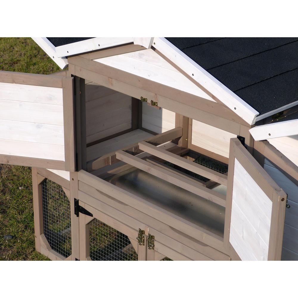 Country Style Chicken Coop. Picture 3