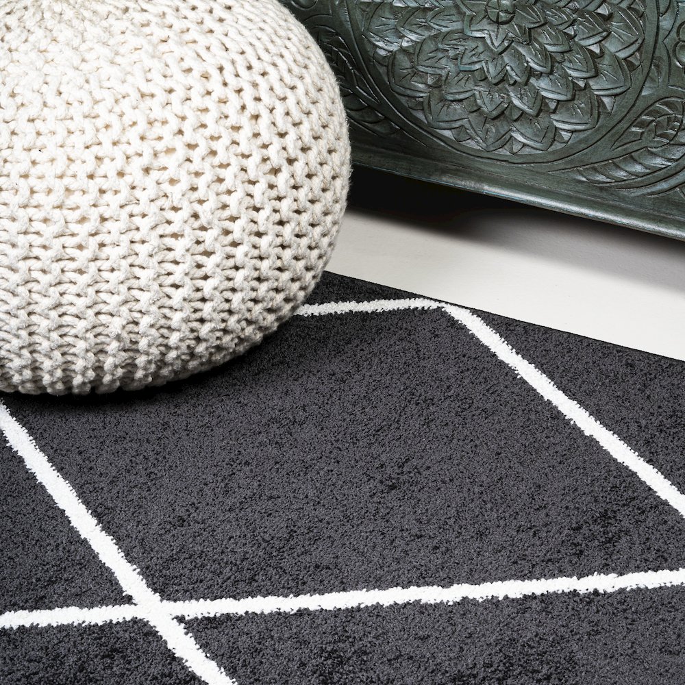 Cole Minimalist Diamond Trellis Area Rug. Picture 20