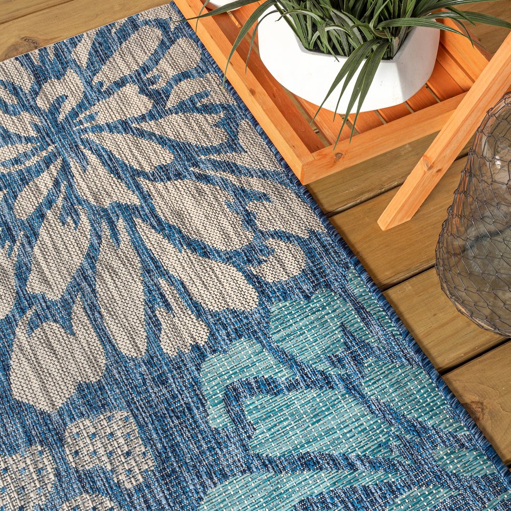 Zinnia Modern Floral Tetured Weave Indoor/Outdoor Runner Rug. Picture 2